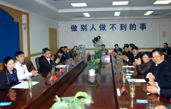 溧陽市青商會會員來江蘇上上電纜集團(tuán)參觀、座談