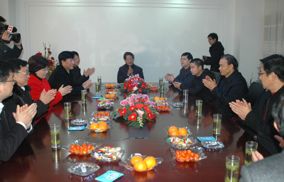 溧陽市委書記韓立明、市長(zhǎng)盛建良一行來上上集團(tuán)走訪慰問