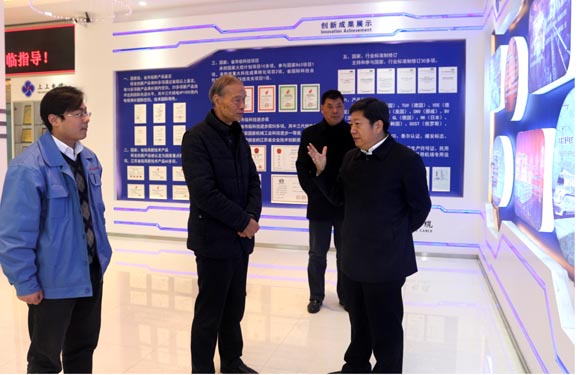 國(guó)家質(zhì)檢總局質(zhì)量管理司司長(zhǎng)黃國(guó)梁一行來(lái)上上電纜調(diào)研