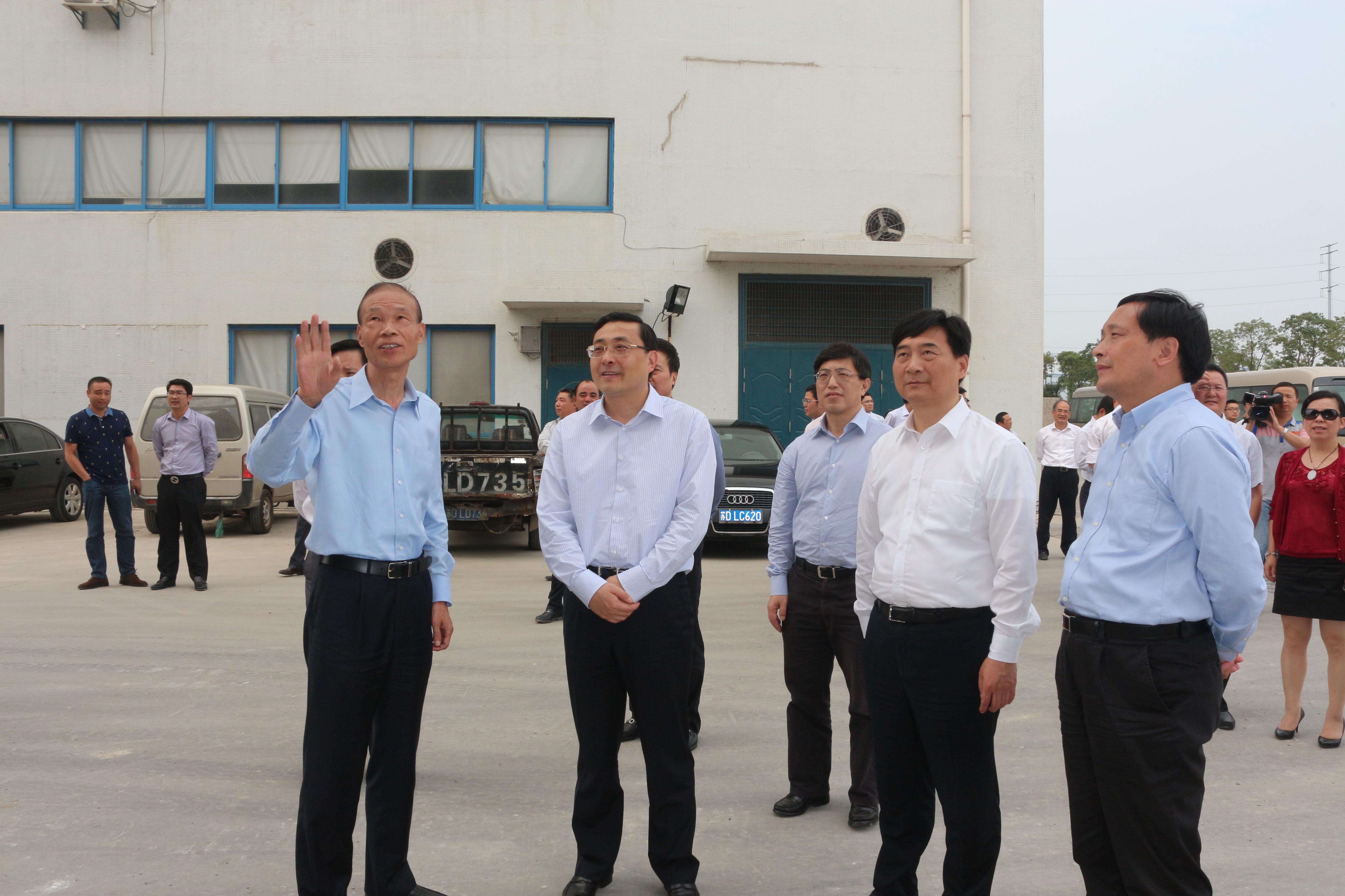10月10日，常州市市長(zhǎng)費(fèi)高云一行來上上電纜督查西廠區(qū)三期工程建設(shè)情況